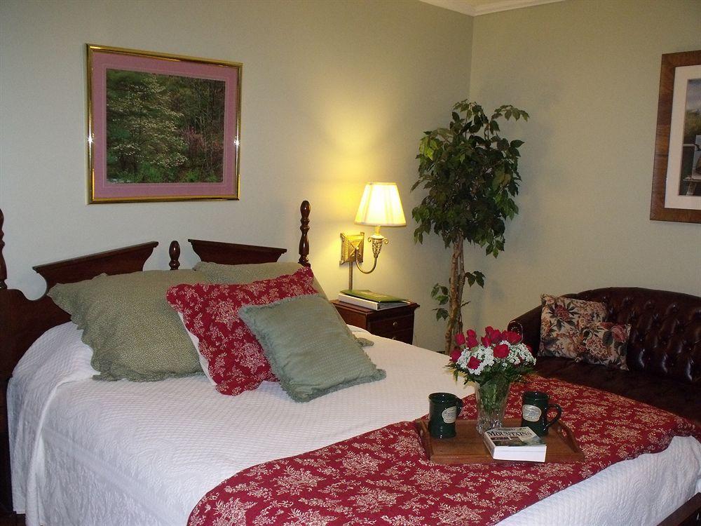 Hemlock Inn ブローイング・ロック エクステリア 写真