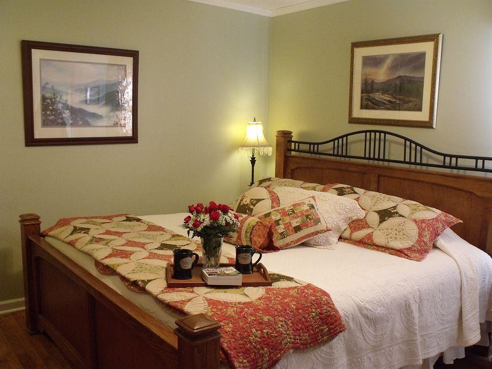 Hemlock Inn ブローイング・ロック エクステリア 写真