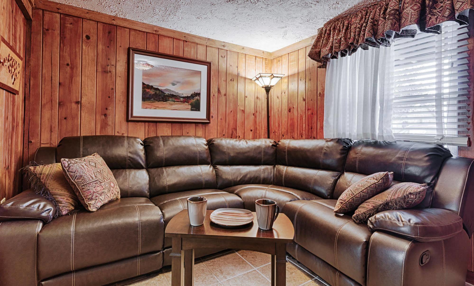 Hemlock Inn ブローイング・ロック エクステリア 写真